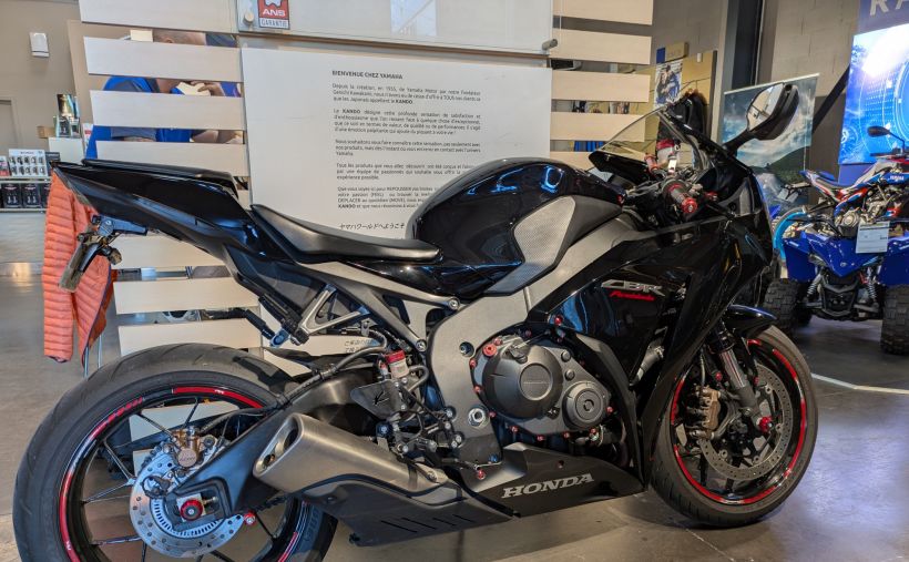 HONDA CBR 1000 FIREBLADE 2