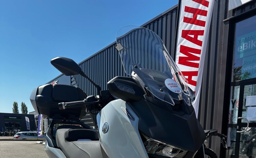 YAMAHA XMAX 125 TECH MAX 1