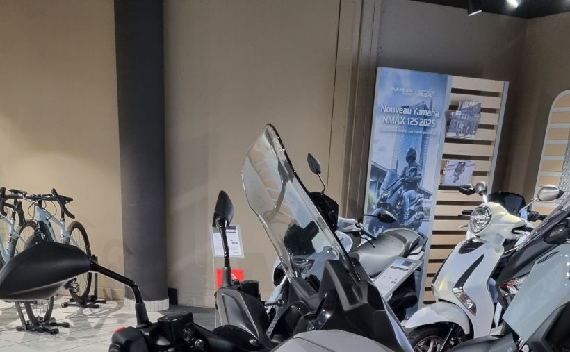 YAMAHA XMAX 125 2
