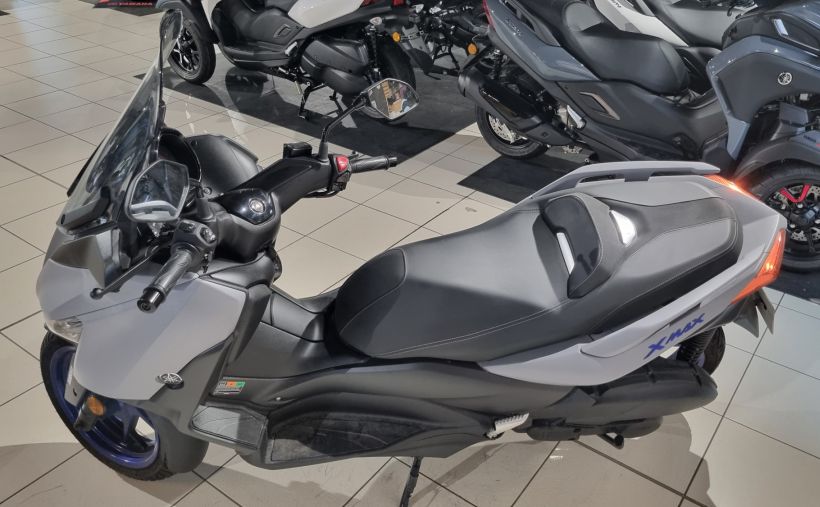 YAMAHA XMAX 125 6