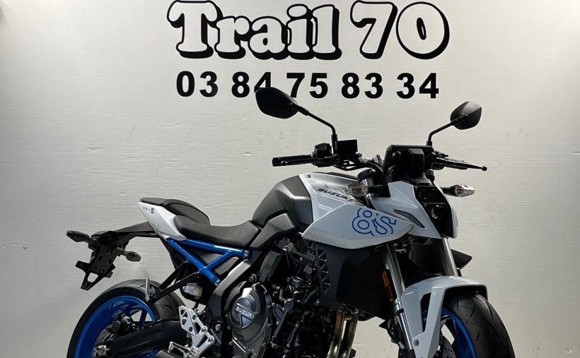 SUZUKI GSX-8S 5