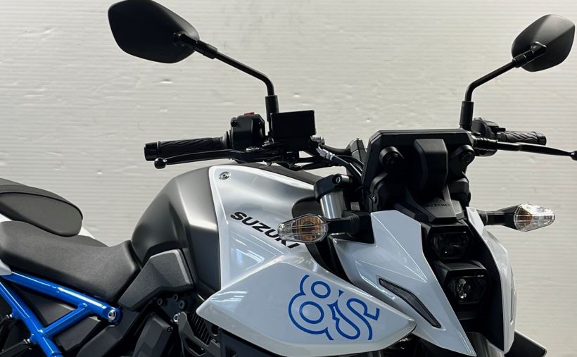SUZUKI GSX-8S 3