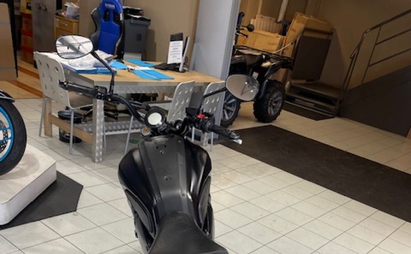 YAMAHA XSR 700 0