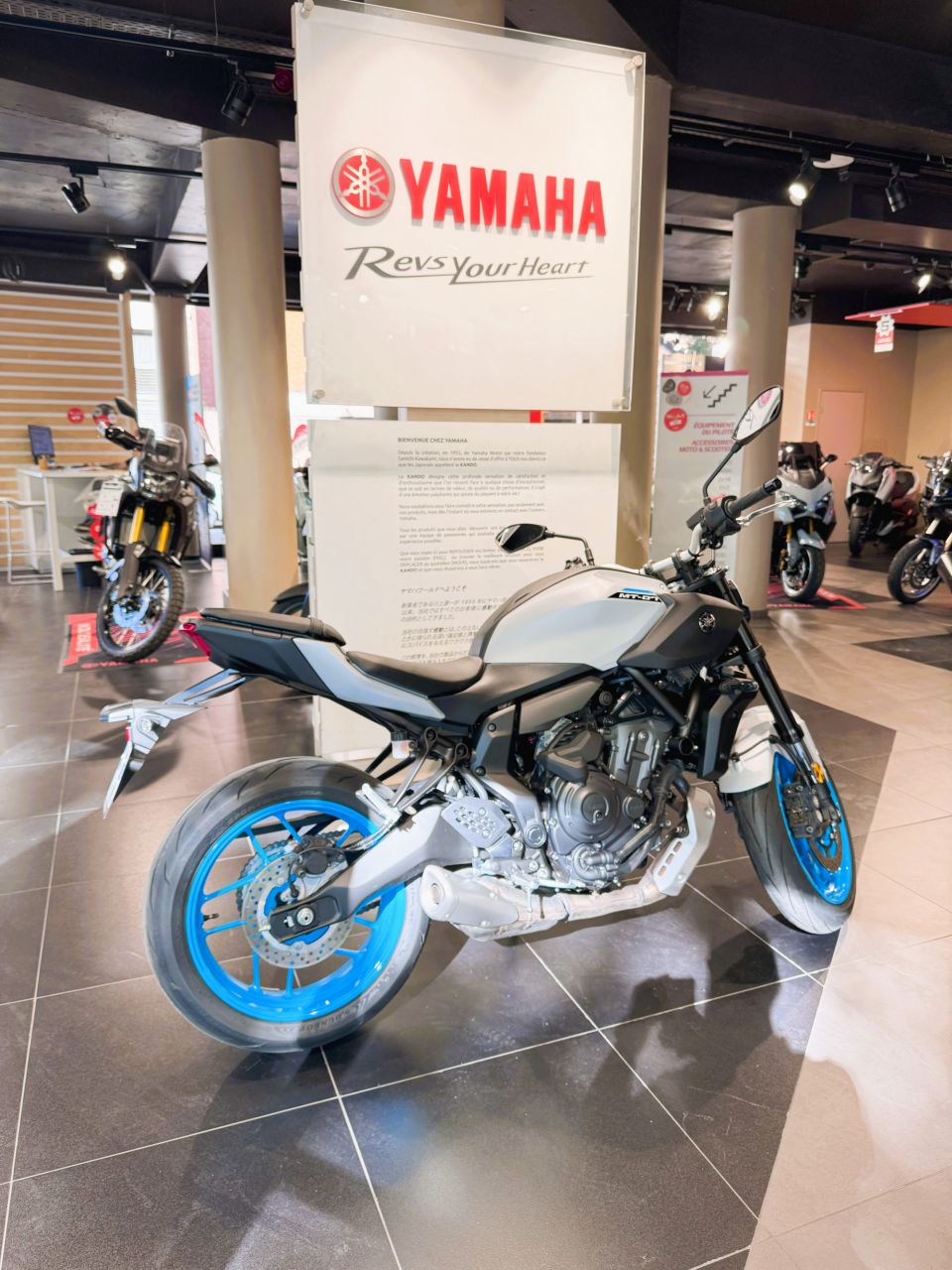YAMAHA MT-07 Y-AMT 6