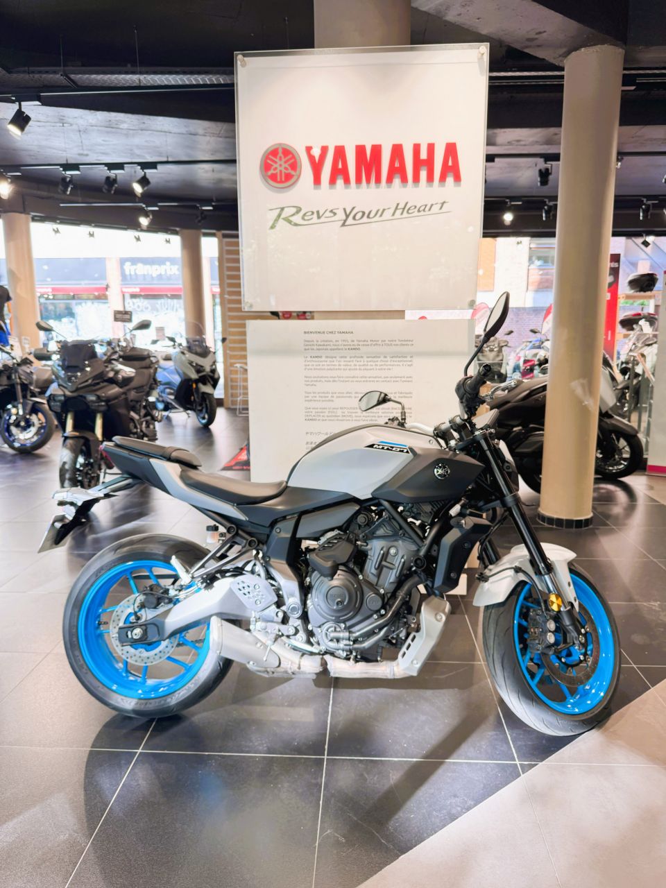 YAMAHA MT-07 Y-AMT 7