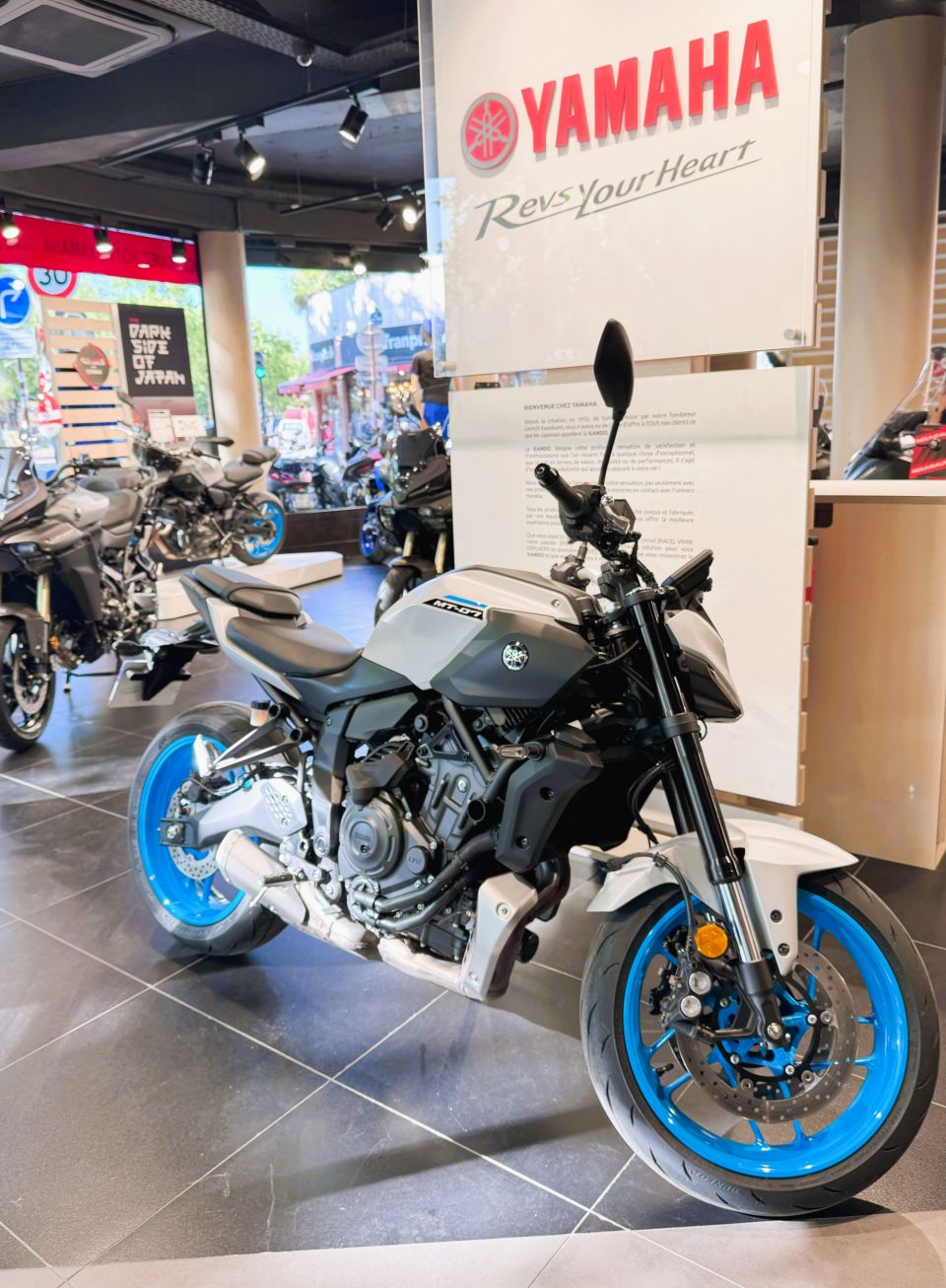 YAMAHA MT-07 Y-AMT 8