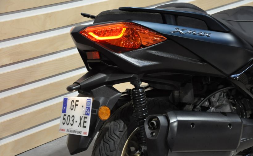 YAMAHA XMAX 300 Tech Max 4