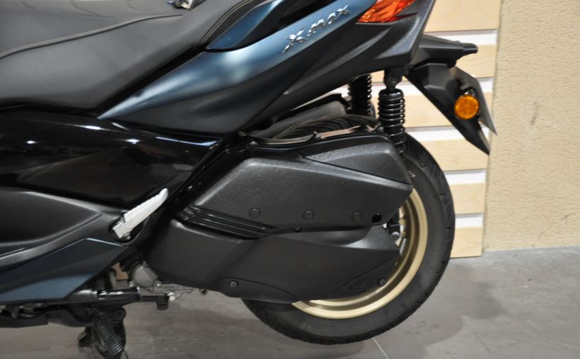YAMAHA XMAX 300 Tech Max 8