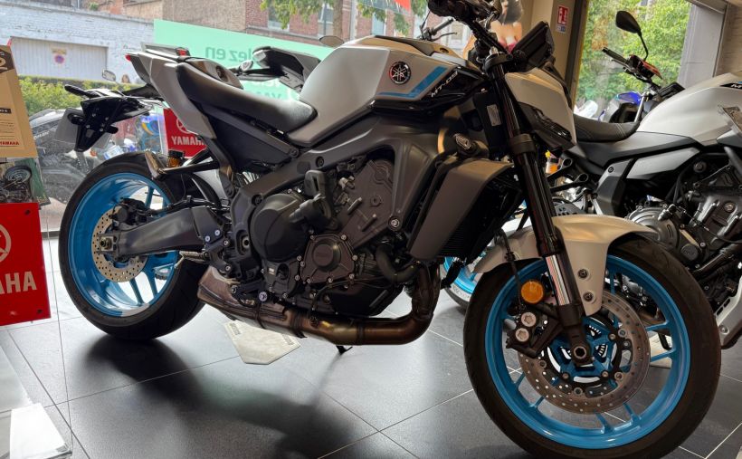 YAMAHA MT-09  Y-AMT 0