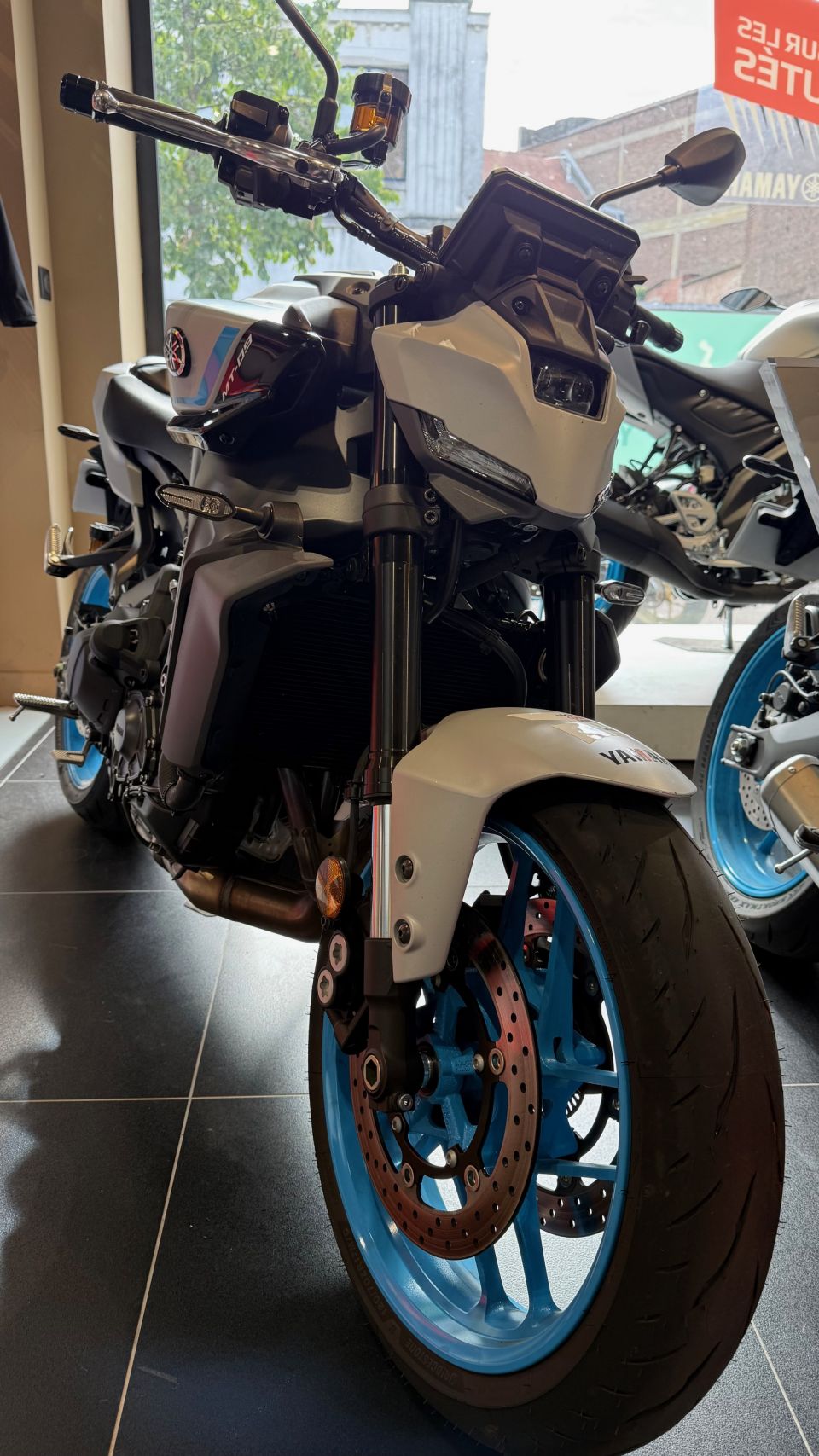 YAMAHA MT-09  Y-AMT 1