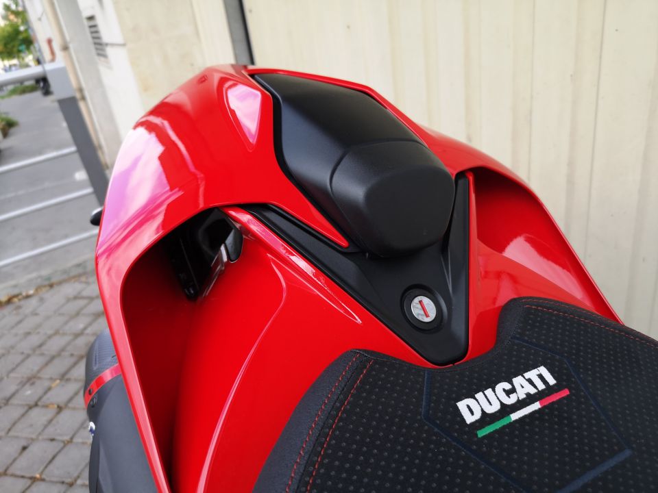 DUCATI PANIGALE V2S 32