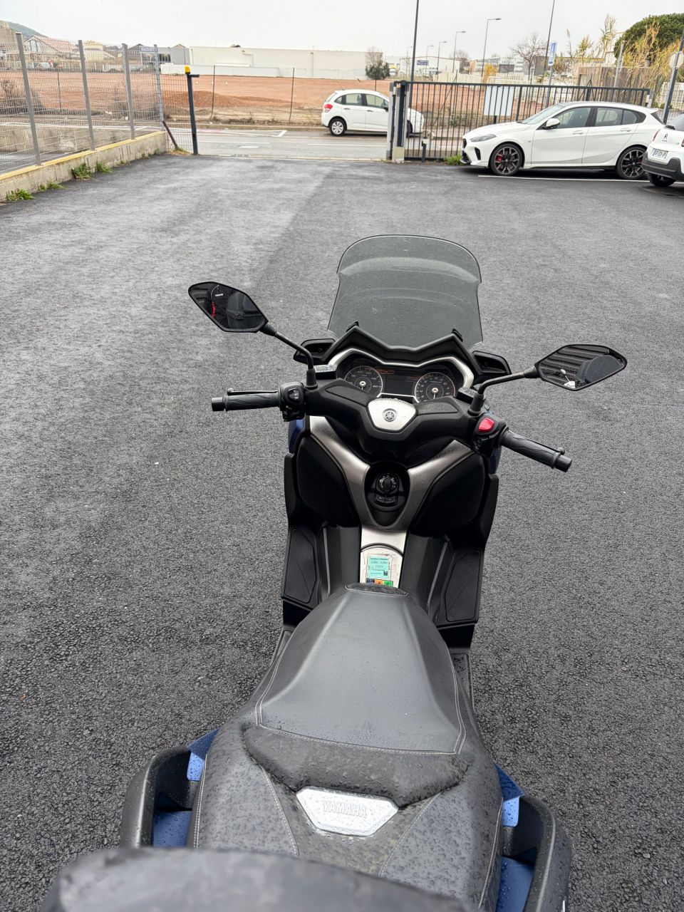 YAMAHA XMAX 125 3
