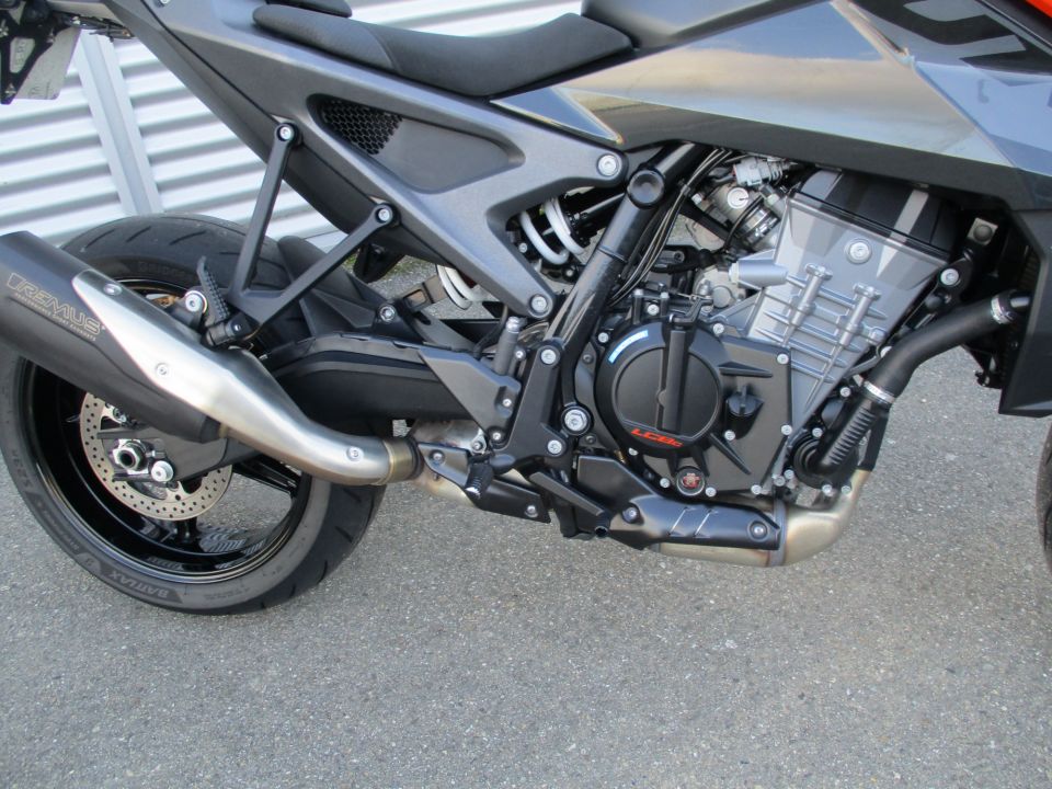 KTM 990 DUKE 21