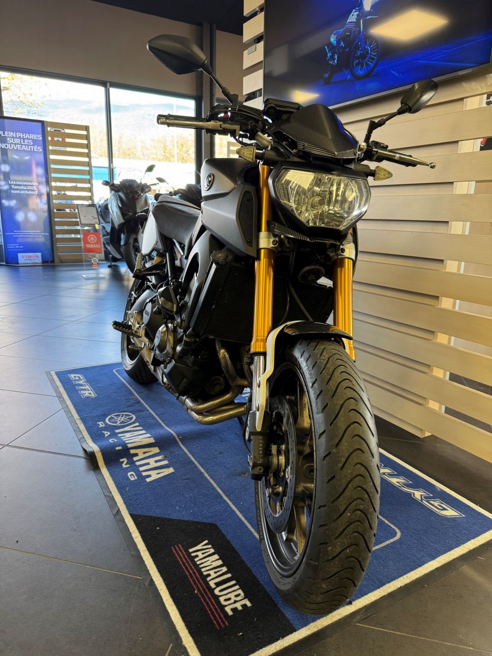 YAMAHA MT-09 2