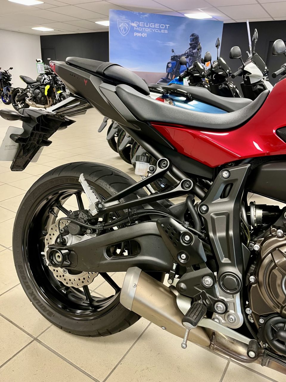 YAMAHA MT-07 5
