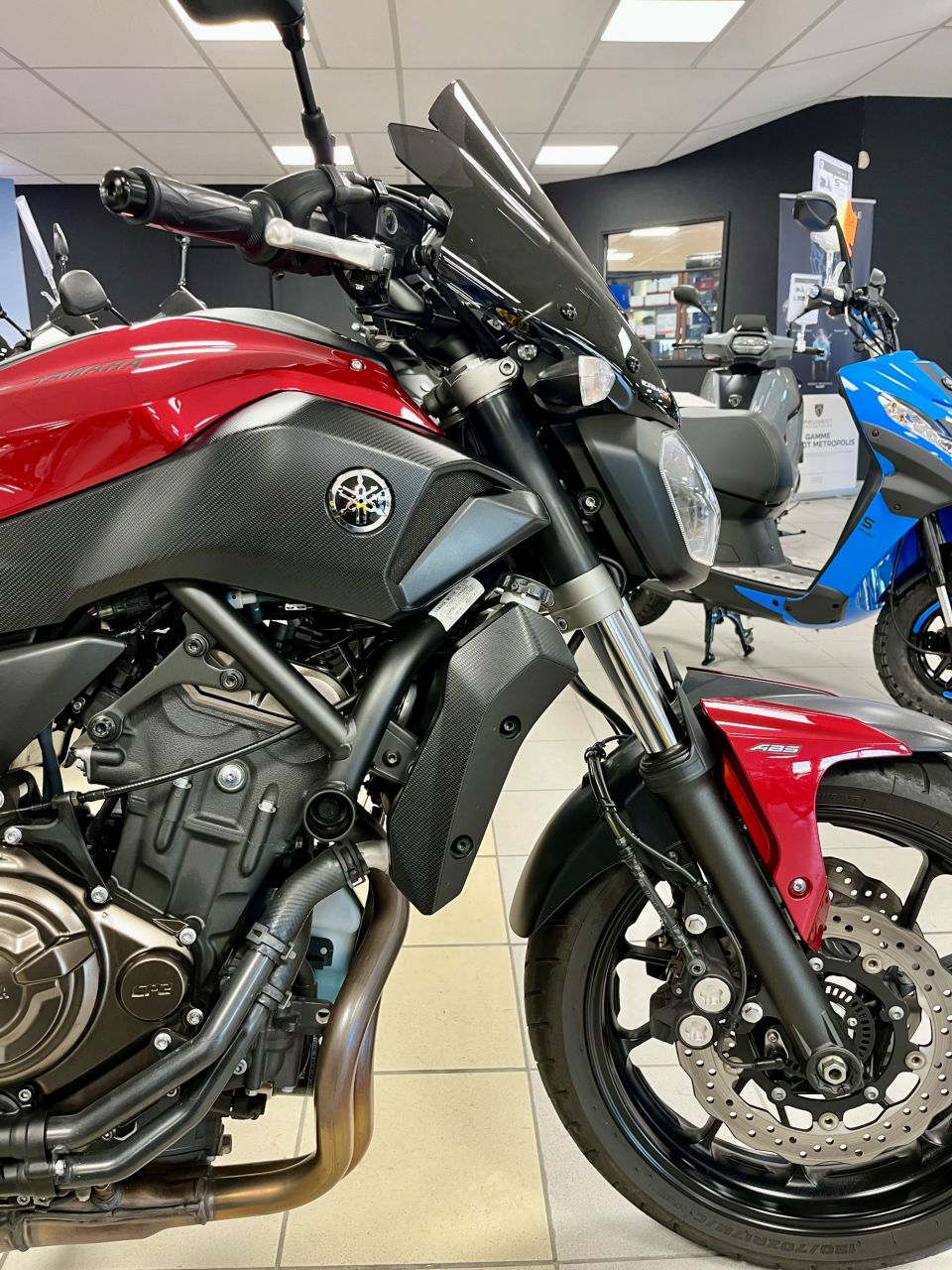 YAMAHA MT-07 10
