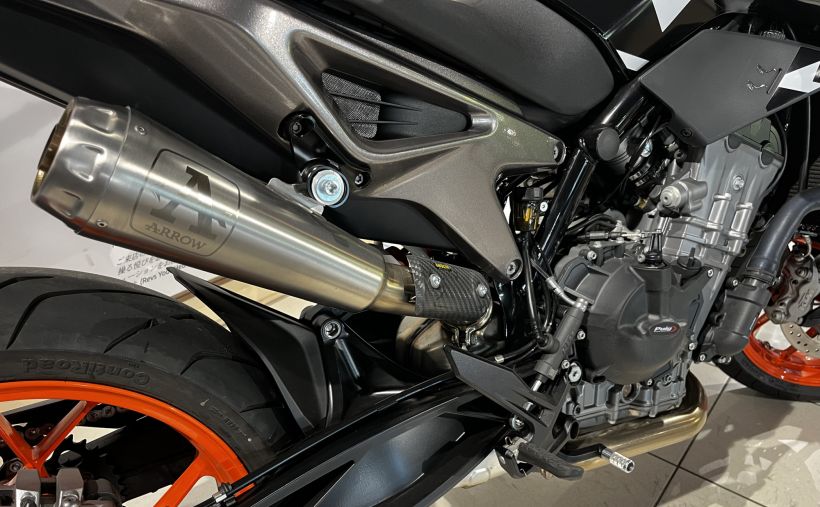 KTM 890 DUKE GP 1