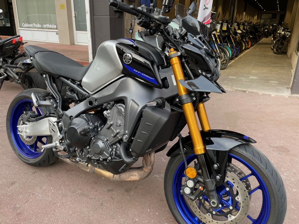 YAMAHA MT-09 1