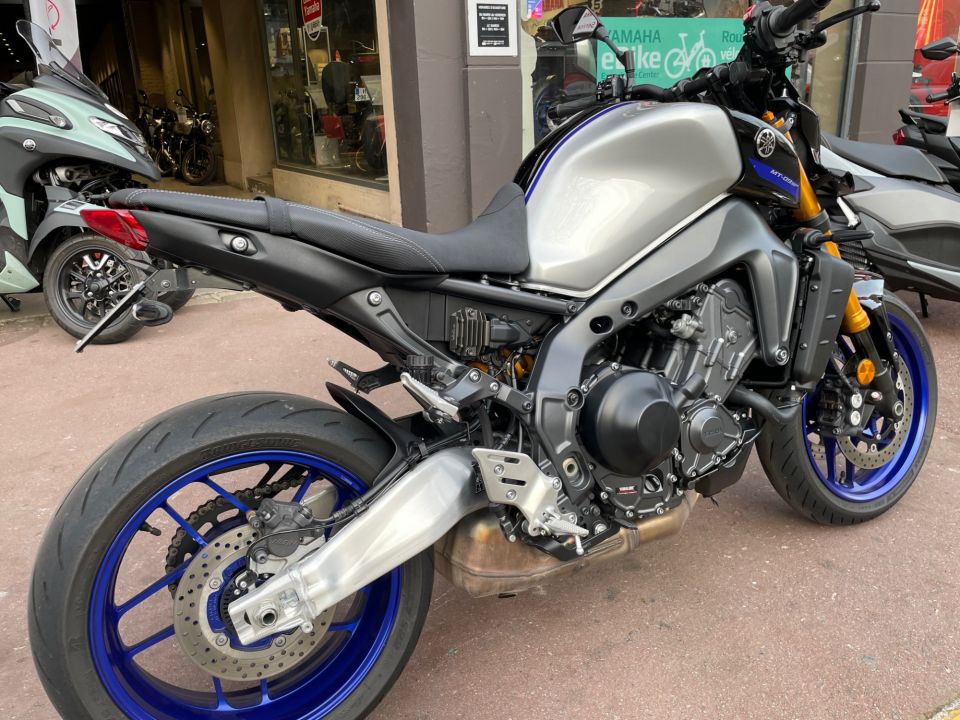 YAMAHA MT-09 2
