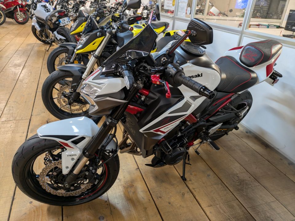 KAWASAKI Z 900 10