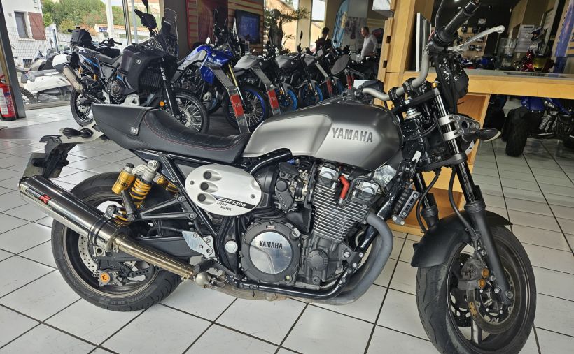 YAMAHA XJR 1300 RACER 0