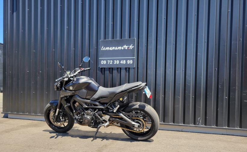 YAMAHA MT-09 2