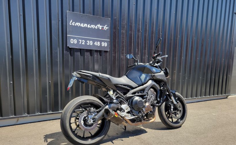 YAMAHA MT-09 3