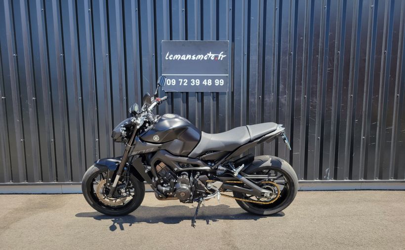 YAMAHA MT-09 1
