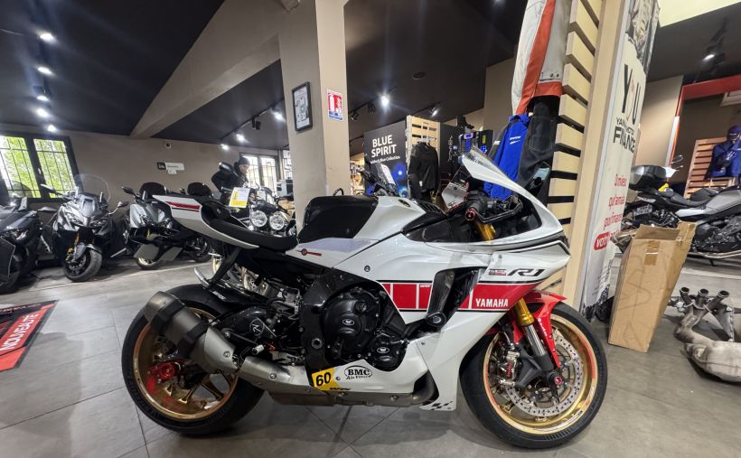 YAMAHA YZF-R1 WORLD GP 60TH ANNIVERSARY 0