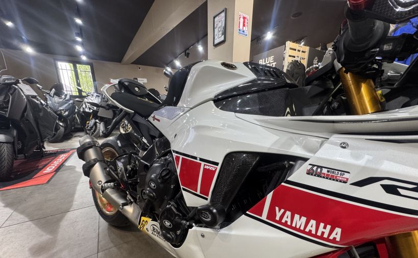 YAMAHA YZF-R1 WORLD GP 60TH ANNIVERSARY 4