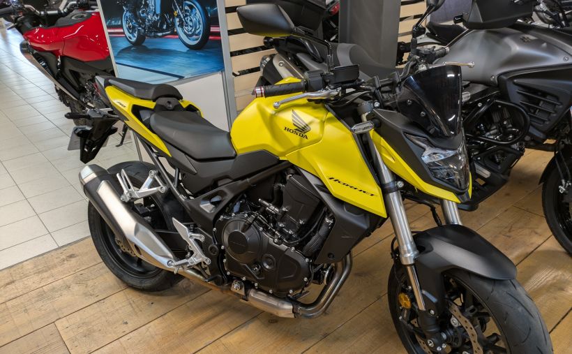 HONDA CB 750 HORNET 3