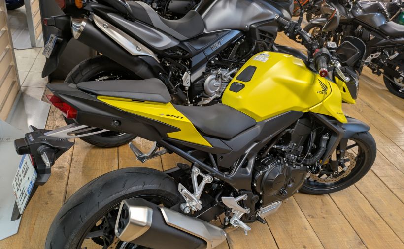 HONDA CB 750 HORNET 1