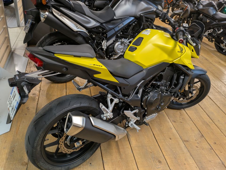 HONDA CB 750 HORNET 10