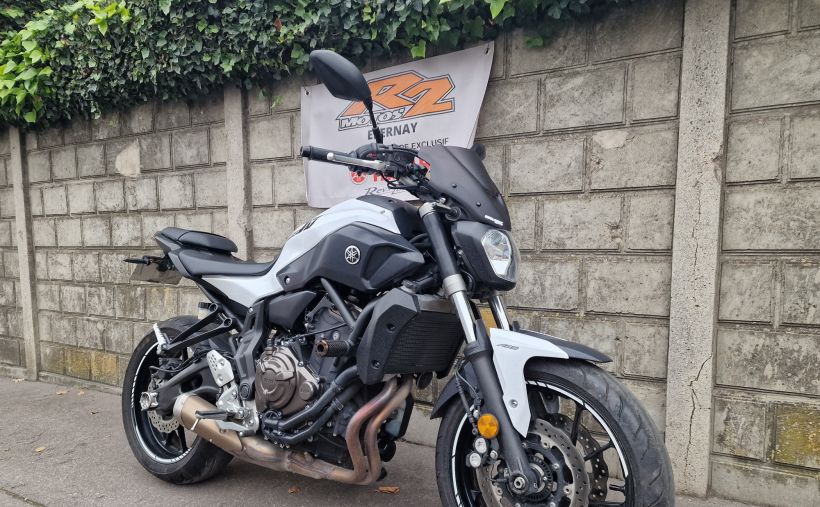 YAMAHA MT-07 (47.5CV) 1