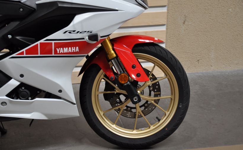 YAMAHA YZF-R125 4