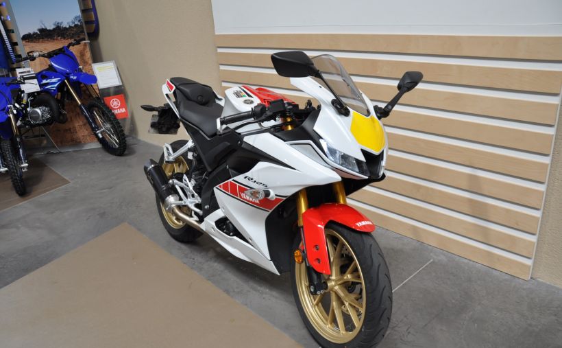 YAMAHA YZF-R125 6