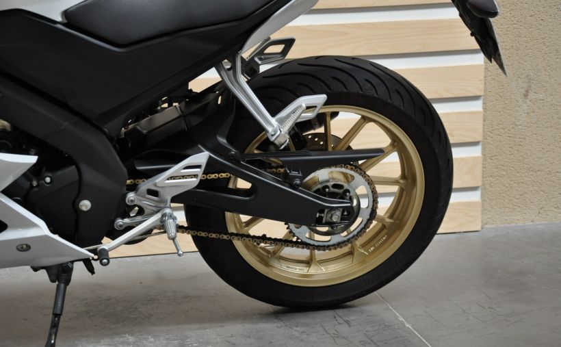 YAMAHA YZF-R125 10