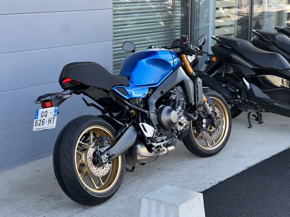 YAMAHA XSR 900 2