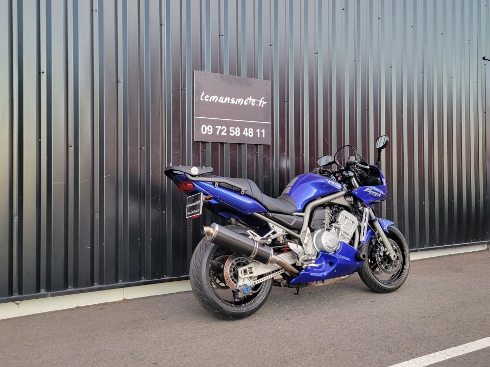 YAMAHA FAZER 1000 10