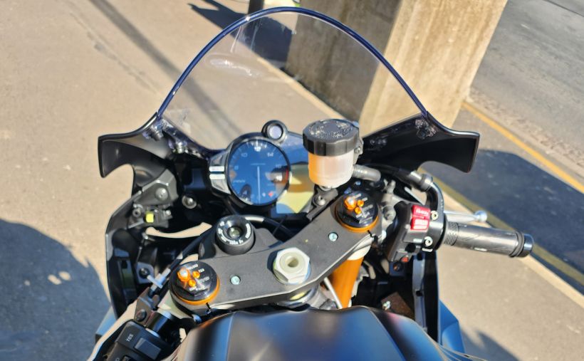 YAMAHA YZF-R6 RACE 3