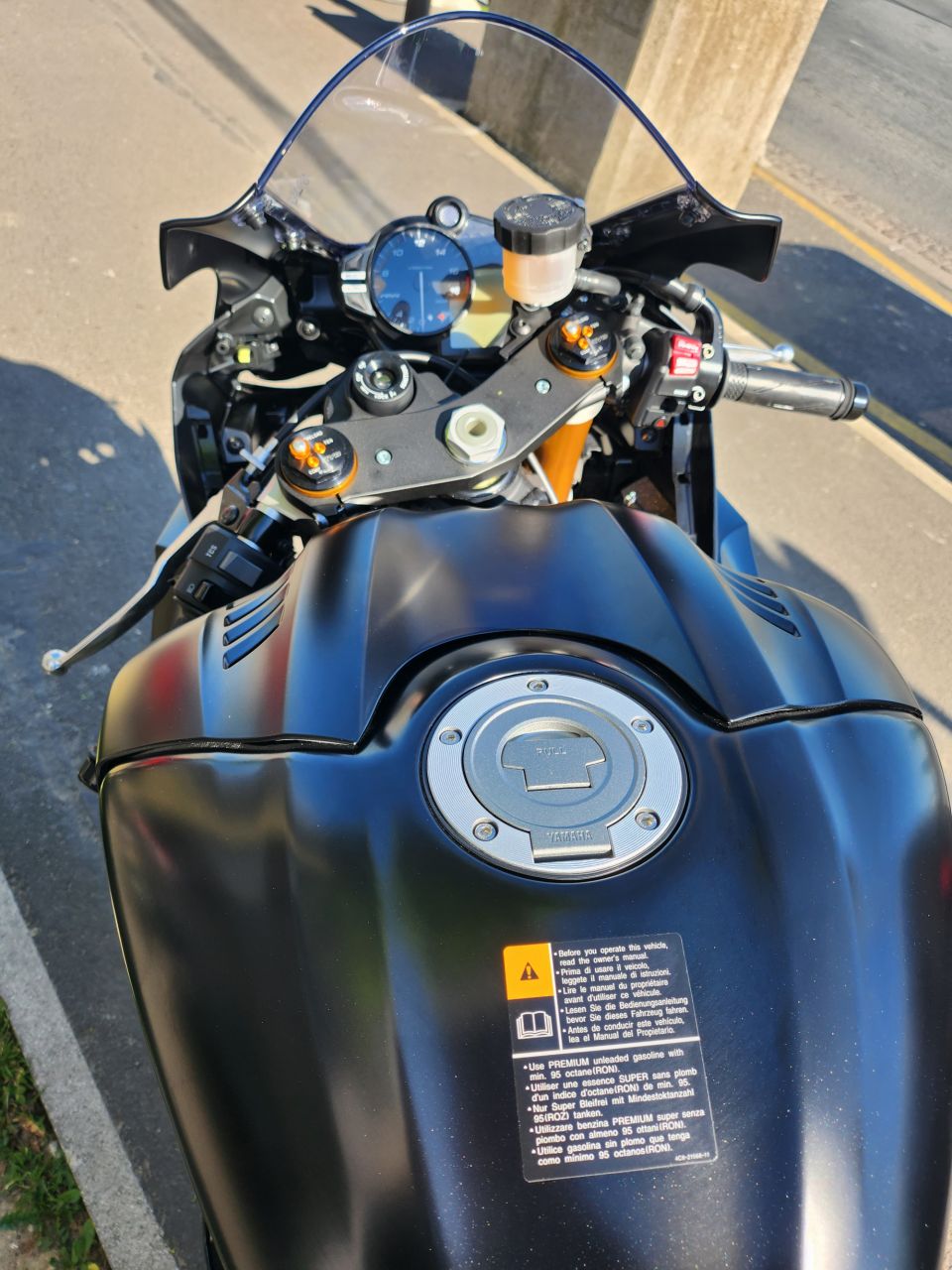 YAMAHA YZF-R6 RACE 3