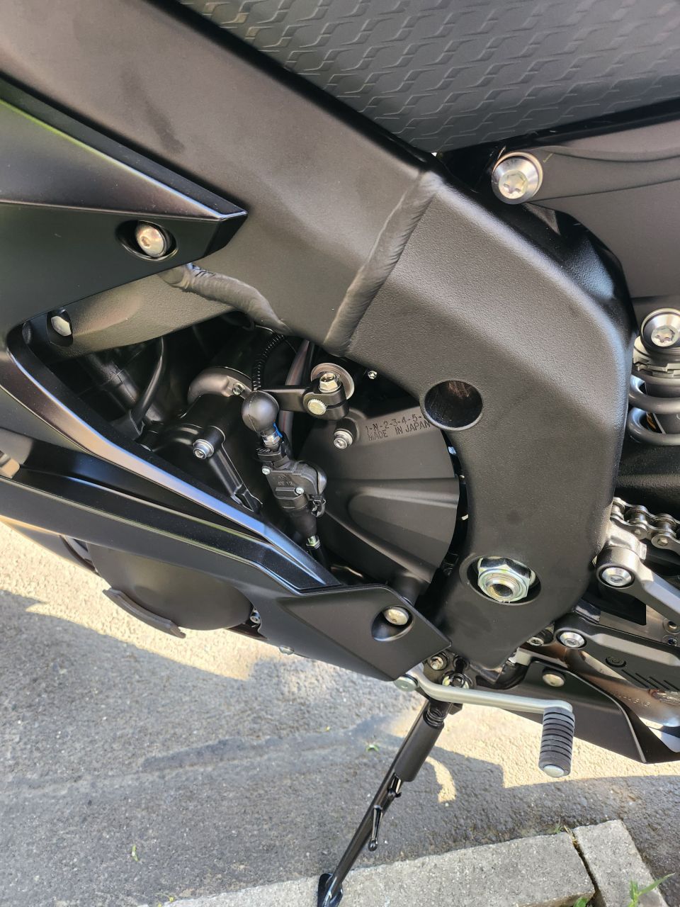 YAMAHA YZF-R6 RACE 4