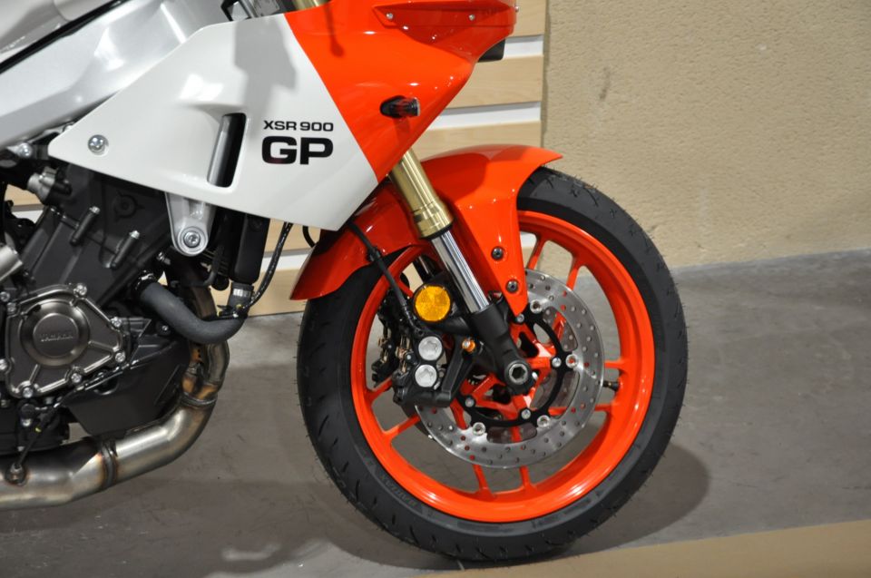 YAMAHA XSR 900 GP 2