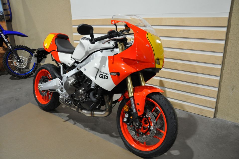 YAMAHA XSR 900 GP 5