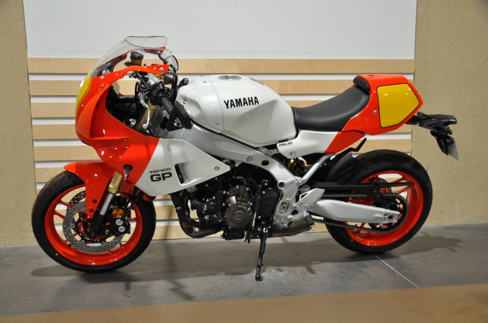 YAMAHA XSR 900 GP 8
