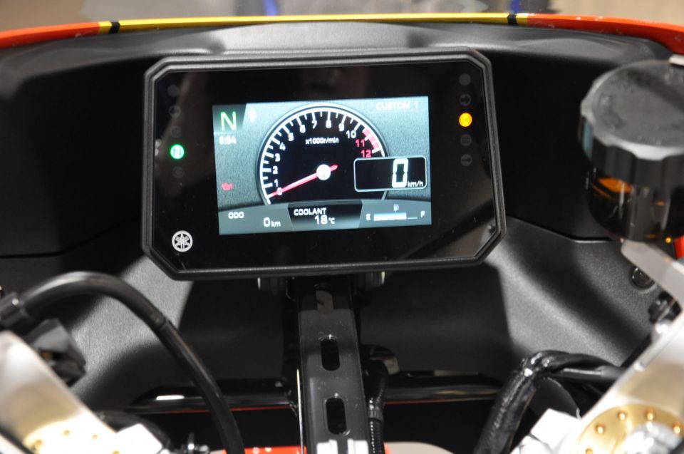 YAMAHA XSR 900 GP 13