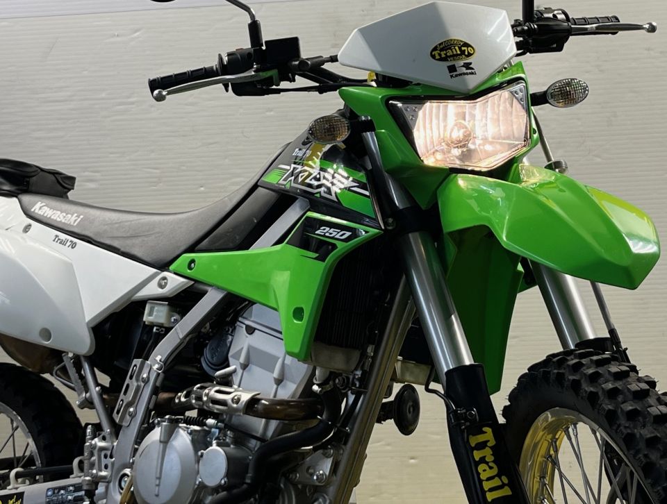 KAWASAKI KLX 250 6