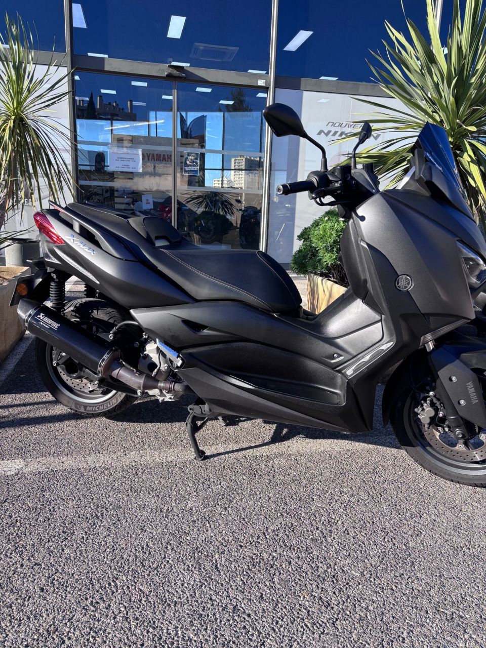 YAMAHA XMAX 300 0