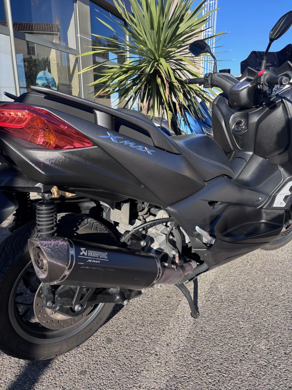 YAMAHA XMAX 300 2