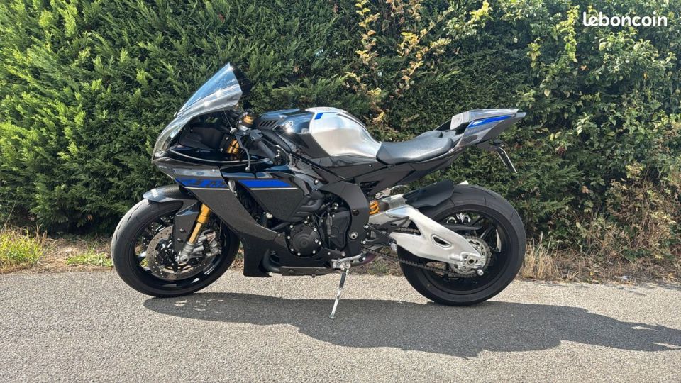 YAMAHA R1M 0